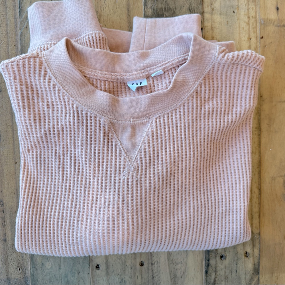 Gap cropped Women’s waffle shirt